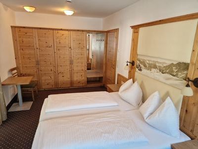 Schlafzimmer der Ferienwohnung Fimba im Haus Wintertraum Ischgl